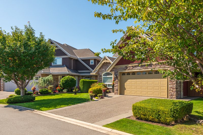 Fachada de casa que está en venta y se va a tramitar crédito hipotecario